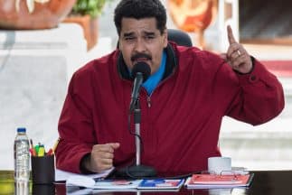 Maduro mantendrá el cierre fronterizo con Colombia hasta que se "normalice"
