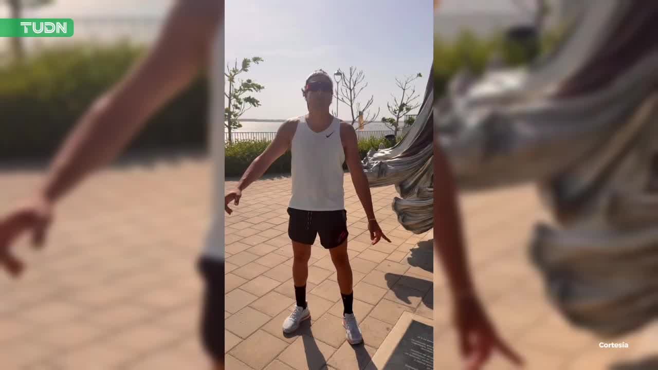 Guillermo Ochoa hace homenaje a Shakira y baila a sus pies en Barranquilla