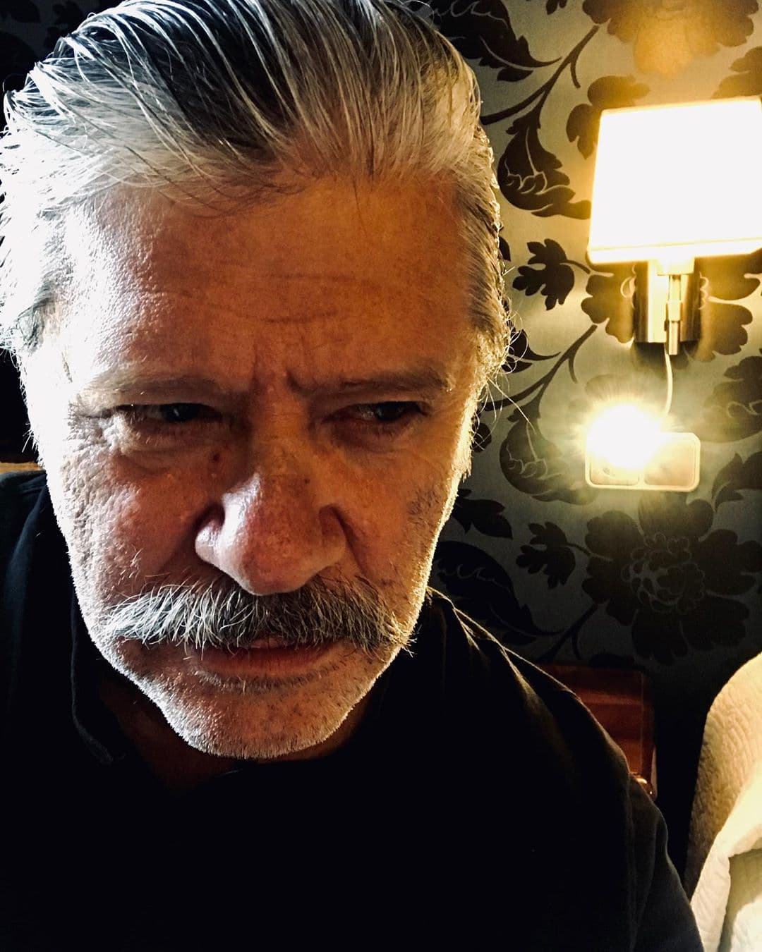 Además, en este proyecto también trabajará el actor venezolano Henry Zakka, cuyo último trabajo en pantalla chica fue en 'Amar a muerte'.