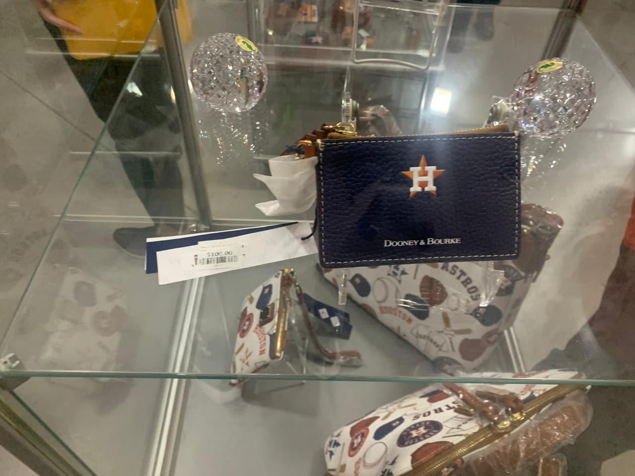 Houston se muestra listo para albergar el arranque de la Sere Mundial entre los Huston Astros y los Atlanta Braves.