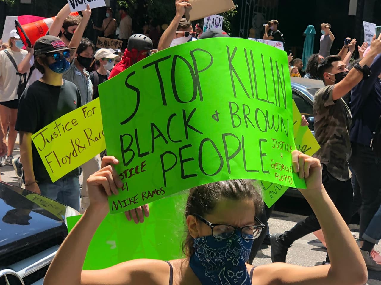 Algunas han sido pacíficas y otras se han vuelto violentas, con saqueos y tiroteos que han dejado al menos dos personas muertas.