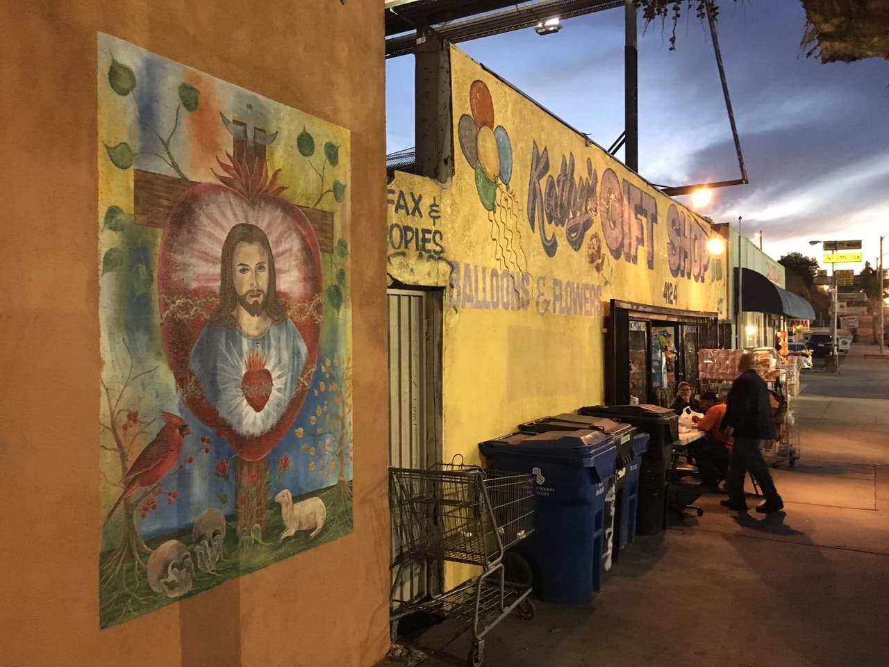 Los pandilleros, según expertos, respetan los murales con representaciones sacras.