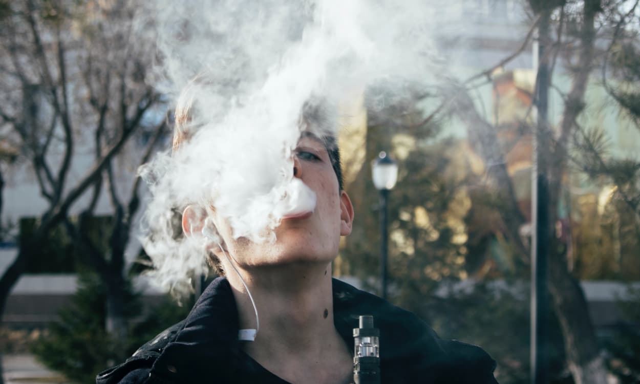 Escuelas del Condado Hillsborough podrían recibir millones tras demanda a compañía de cigarros electrónicos