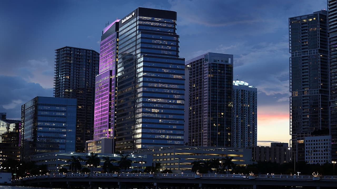 Emiten advertencia de viento fuerte en Miami-Dade hasta la noche de este lunes