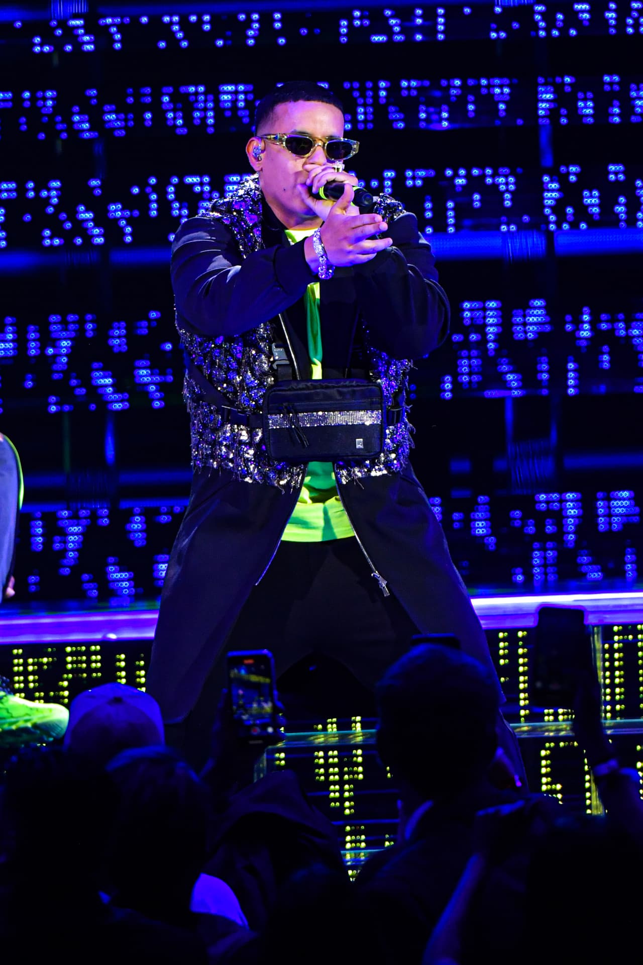 'El Jefe' tomó el escenario de Premio Lo Nuestro para intepretar su éxito 'Que tire pa’lante'.