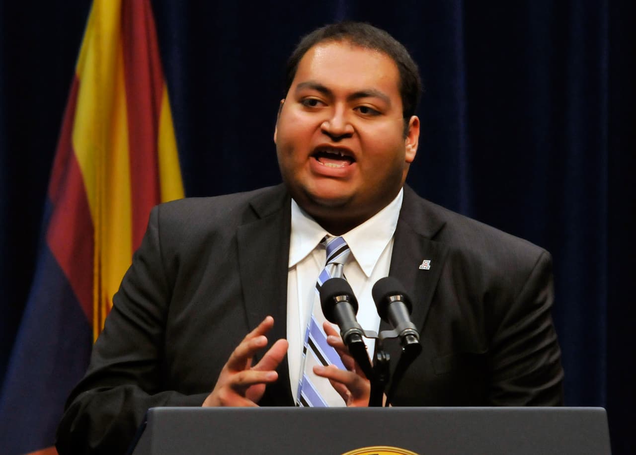 Daniel Hernández de héroe nacional a la asamblea estatal de Arizona