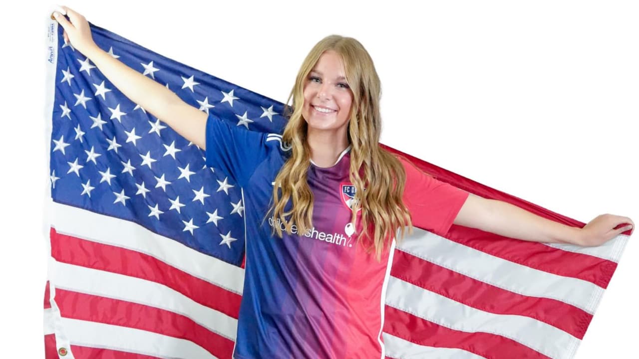 Luis Ramos, entrenador de las jóvenes, compartió una foto de Elizabeth “Lizzie” Angle, la primera víctima, junto a un mensaje de apoyo.