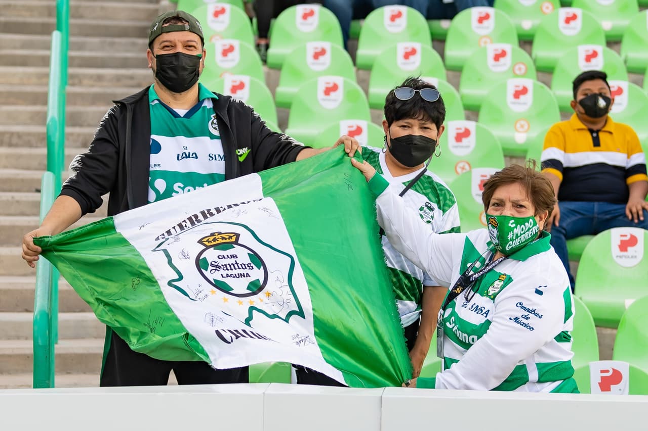 La afición albiverde siempre presente en el TSM.