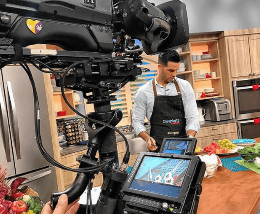 Aunque de vez en cuando nos hace romper la dieta, también nos cuida con platillos muy saludables.