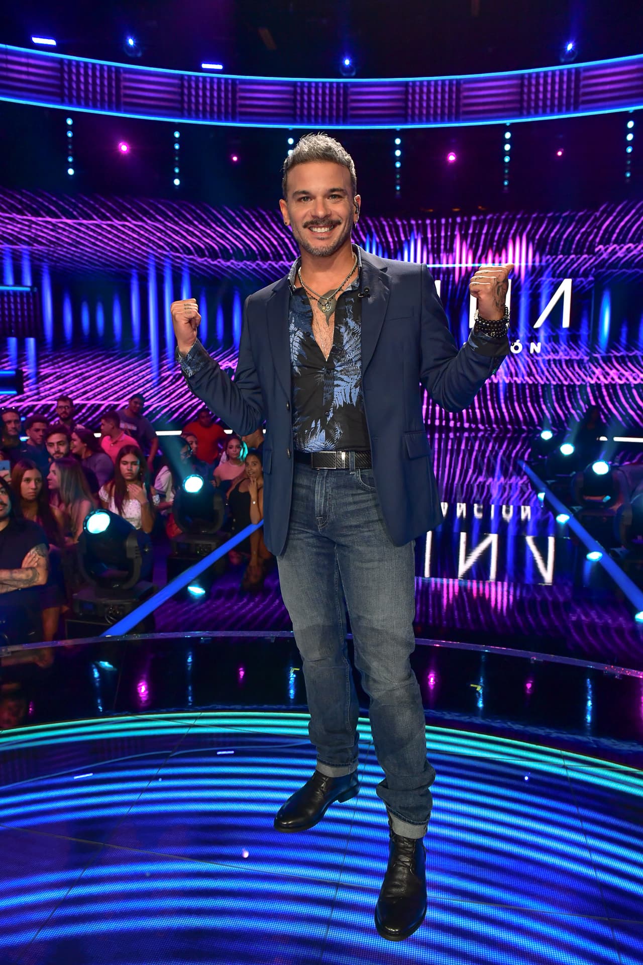 También tuvimos oportunidad de ver a Pedro Capó, el director de la Casa-Estudio y reportero backstage de la competencia.