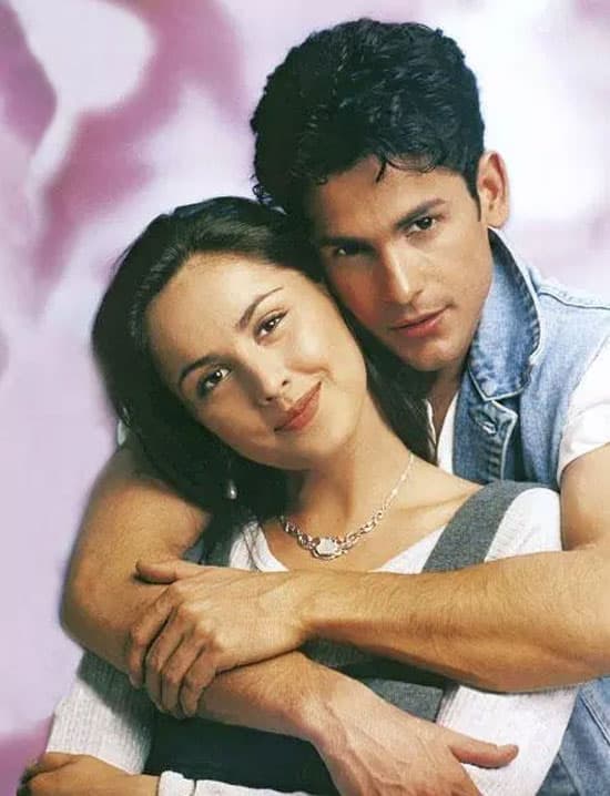 Comencemos con la pareja protagónica ('Paola' y 'Martín'), ambos se alejaron de la televisión.