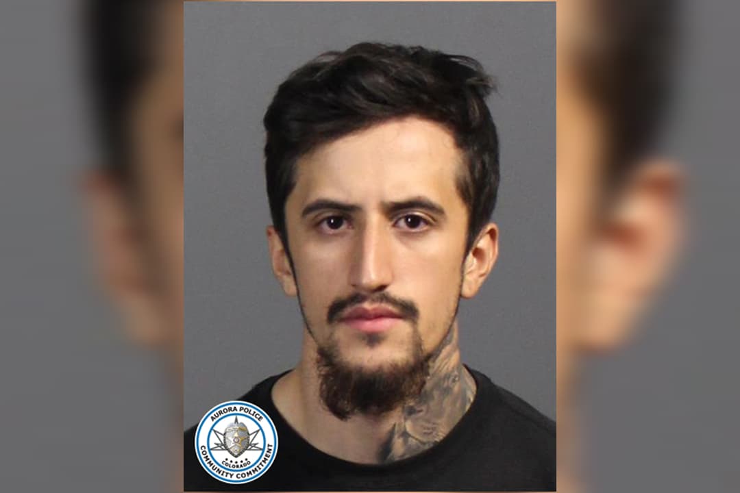 Cuatro muertos y un sospechoso en fuga: lo que sabemos de un mortal caso de violencia doméstica en Aurora