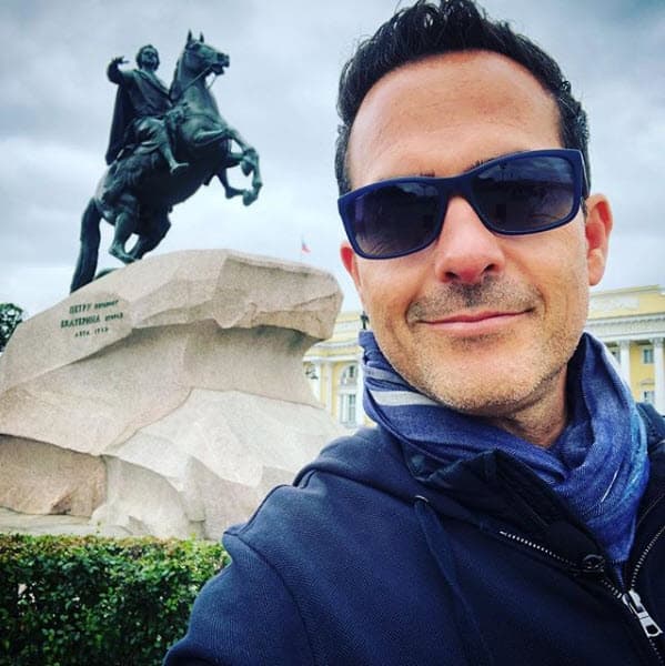 El arte es una de sus grandes pasiones, por eso estudió la licenciatura en Arquitectura y Diseño Urbano.