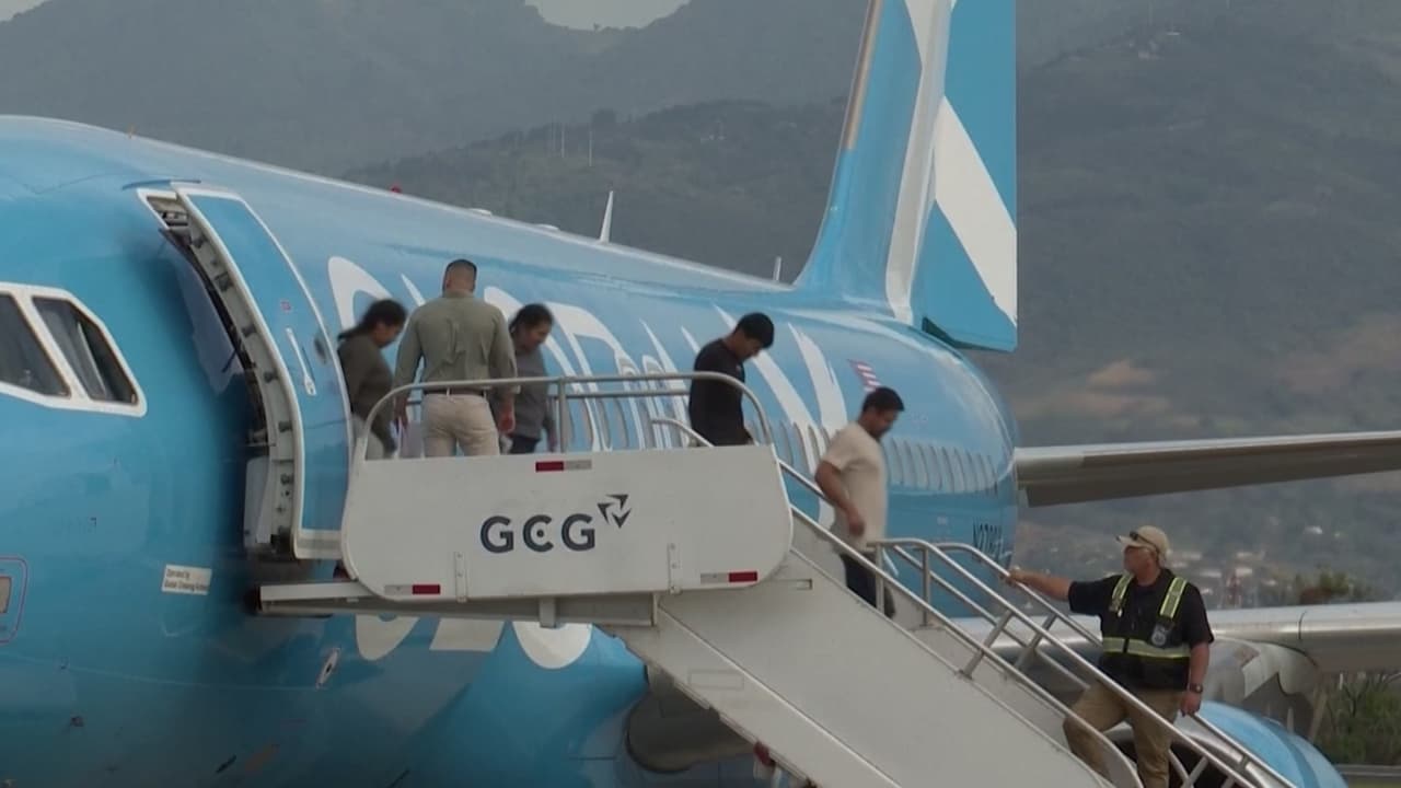 Costa Rica recibe primer grupo de deportados desde EEUU bajo programa tercer país