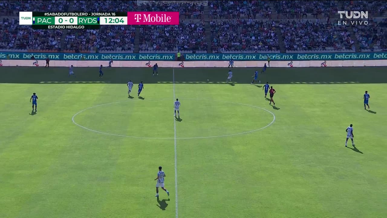 ¡TIRO ATAJADO! disparo por Kevin Álvarez.