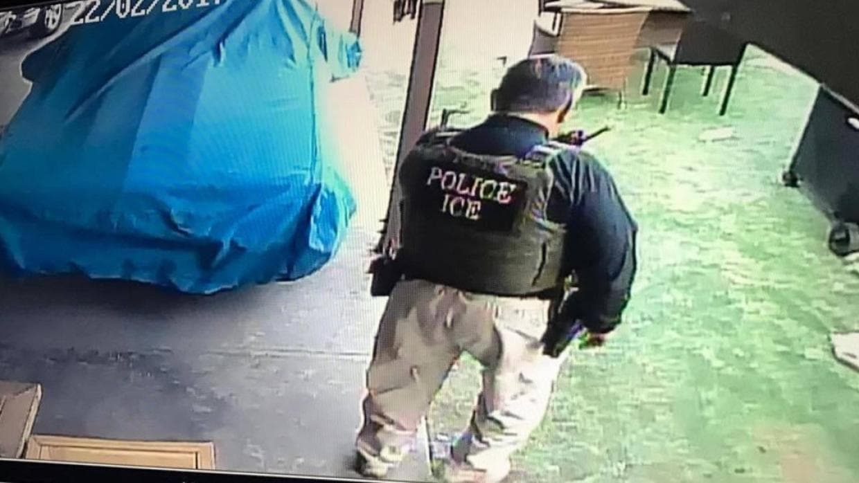 "Seis agentes de ICE rodearon mi casa durante 90 minutos": el relato de angustia de una familia