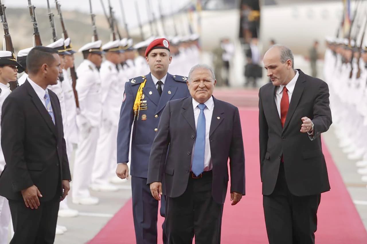<b>Salvador Sánchez Cerén, presidente de El Salvador. </b>Es el primer mandatario del país centroamericano desde 2014 y representa al Frente Nacional Farabundo Martí, un partido político formado por los movimientos guerrilleros de izquierda en la década de 1980.
