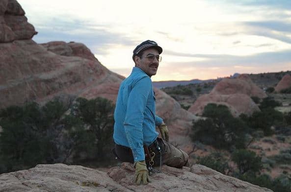 "[...] Creo que la misma vida se encarga de hacer eso (perdonar), yo simplemente lo acomodé en su respectivo lugar y seguí adelante con mi camino", sentenció el actor de 41 años de edad.