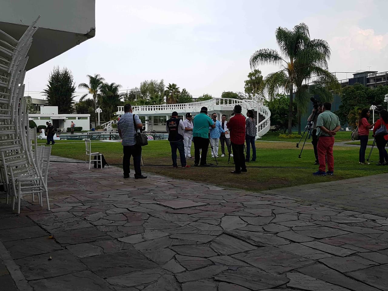 El video se grabó en una enorme residencia de Guadalajara, Jalisco, la cual cuenta con varios salones, alberca y jardines y es usada para banquetes y grandes eventos. Un lugar ideal para filmar.