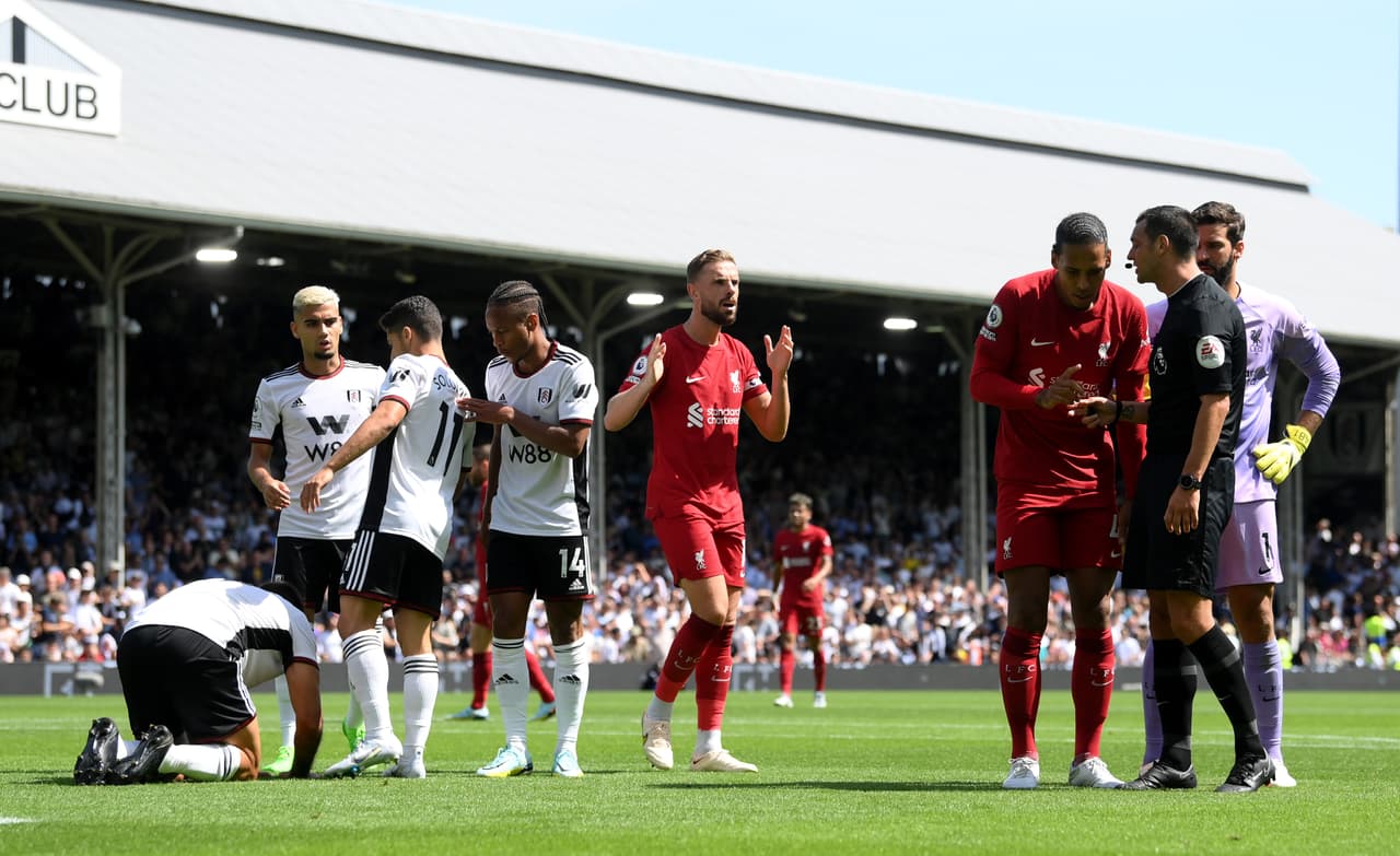 El Liverpool no pudo encontrar al Fulham y empató 2-2.
<br>