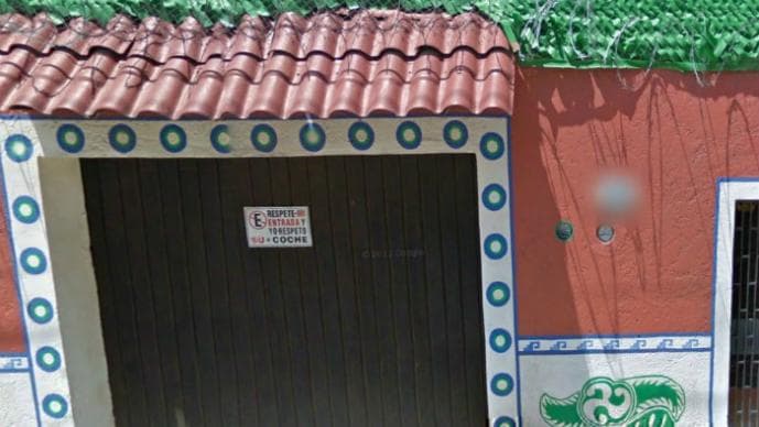 La llamada "Casa de Cañitas", con su fama de "la casa más embrujada de México" se halla en la calle homónima, con el número 51, en la Colonia Popotla, en la delegación Miguel Hidalgo de la Ciudad de México. Es propiedad de Carlos Trejo y su familia desde hace ya varias décadas.