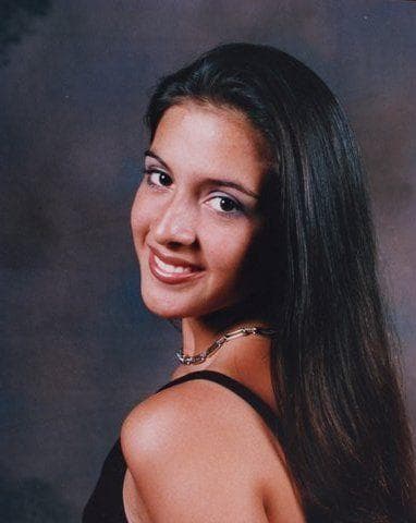 Maity se graduó de la secundaria en Honduras y a los 18 años solicitó admisión a una universidad en Carolina del Norte donde fue aceptada y se gradúo en la carrera de periodismo.
<br>