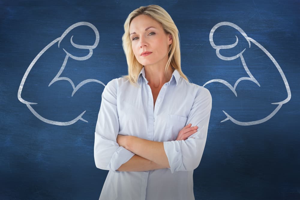 Pasa revista a tus sentimientos y organiza tus afirmaciones basadas en tu lema ¿qué sientes? Buenos ejemplos son copiar pensamientos como: Yo siento que la vida fluye a través de mi, Yo Siento que soy amoroso, querido, aceptado, Yo Siento que puedo lograr lo que quiera en la vida si le pongo voluntad y fe en mí mismo…