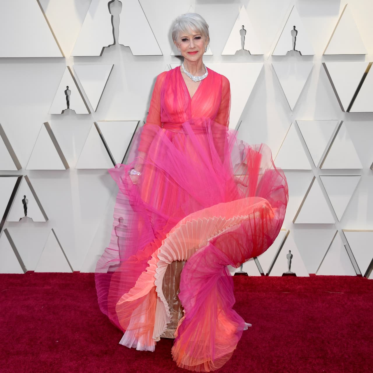 <b>Lo mejor: </b>El bajo fondo del vestido de Helen Mirren. En principio parecía un simple vestido en varias tonalidades pero bastó mover la falda para encontrar la magia debajo.