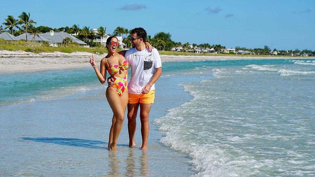 Ahora tienen 2 años como marido y mujer y siguen disfrutando su amor como si estuvieran en una eterna luna de miel.