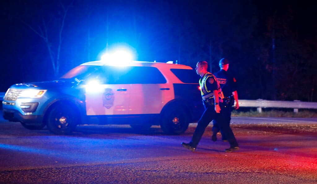 Una parte de New Bern Avenue se cerró mientras la policía buscaba al sospechoso, también el acceso a Hedingham y parte de la I-540.