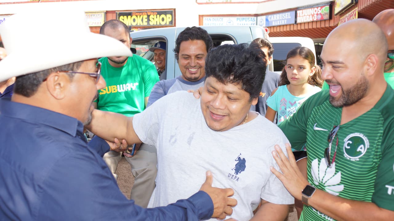 La Hondureña confía en que su selección le gane a México y en un próximo partido, y no tiene problema con seguir pagando apuestas hasta lograr que El Feo y El Pelón sean los que paguen el siguiente reto.