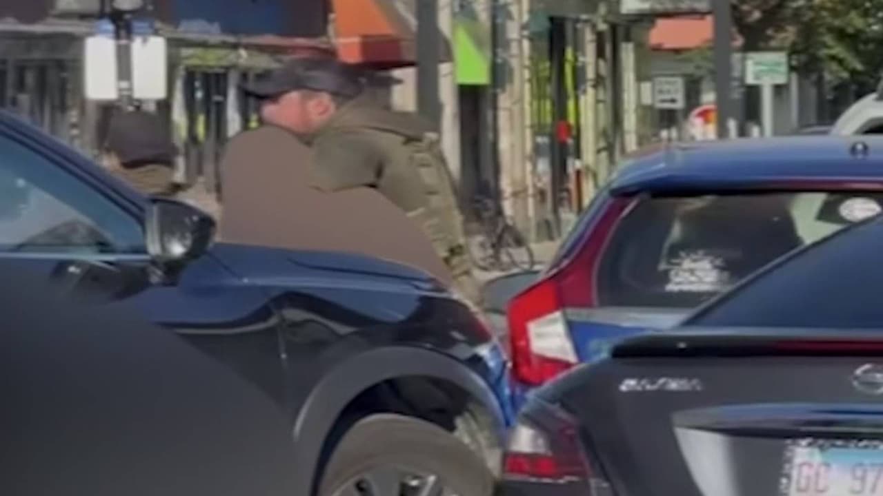 Operativo ICE en Albany Park: persecución termina con arresto y choque en plena calle