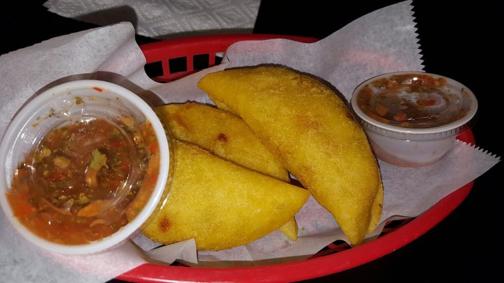 <b>Mi Bella Colombia Restaurant </b>
<br>Dirección: 2785 Cruse Rd. Lawrenceville, GA. 30044
<br>Teléfono: (470) 385-6166
<br>
<b><a href="https://www.yelp.com/map/mi-bella-colombia-restaurant-lawrenceville-2">Cómo llegar</a></b>
<br>
<br>Una usuaria de Yelp indicó: “Si quieres comida colombiana de gran calidad... no busques más. Este lugar tiene comida increíble. Siempre está fresca y el servicio es igual de bueno”.