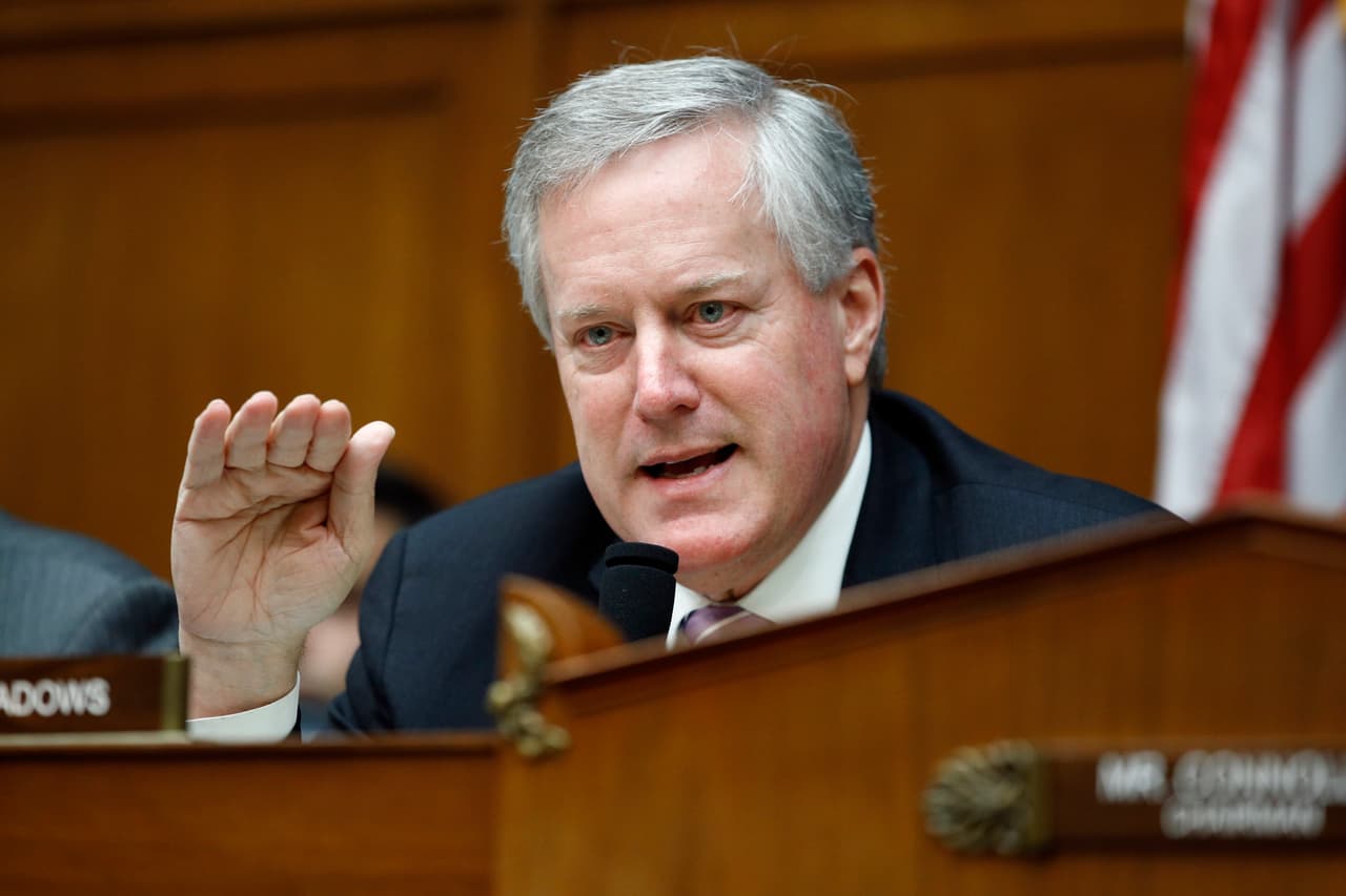 En esta foto de archivo del 5 de febrero de 2020, el representante Mark Meadows habla durante una audiencia sobre los cambios de cálculo de la línea de pobreza propuestos por la administración Trump.