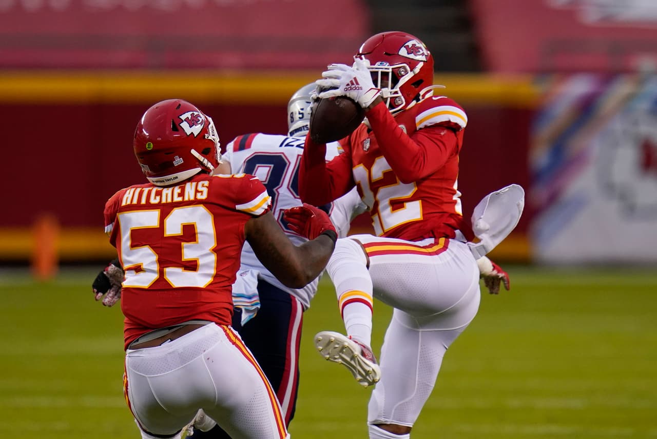 Patrick Mahomes y los Kansas City Chiefs vencen en casa 10-26 a los Patriotas y continúan con el paso perfecto en la temporada 2020.