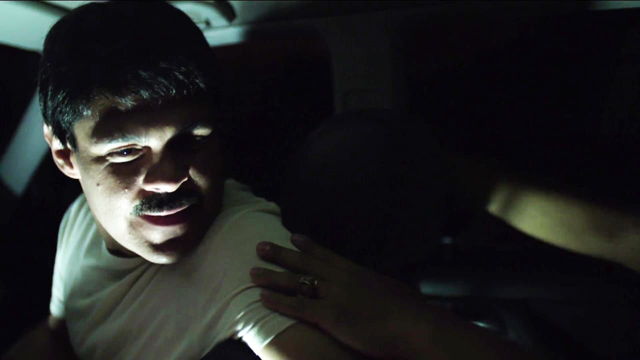 En el inicio de la segunda temporada de la serie 
<b><a href="http://www.univision.com/series/el-chapo">'El Chapo'</a></b>, 
<b><a href="http://www.univision.com/series/el-chapo/marco-de-la-o-es-joaquin-el-chapo-guzman-en-el-chapo">Joaquín Guzmán Loera</a></b> reapareció inesperadamente en libertad luego de ser arrestado en 1993 acusado del asesinato del cardenal Juan Jesús Posadas Ocampo.