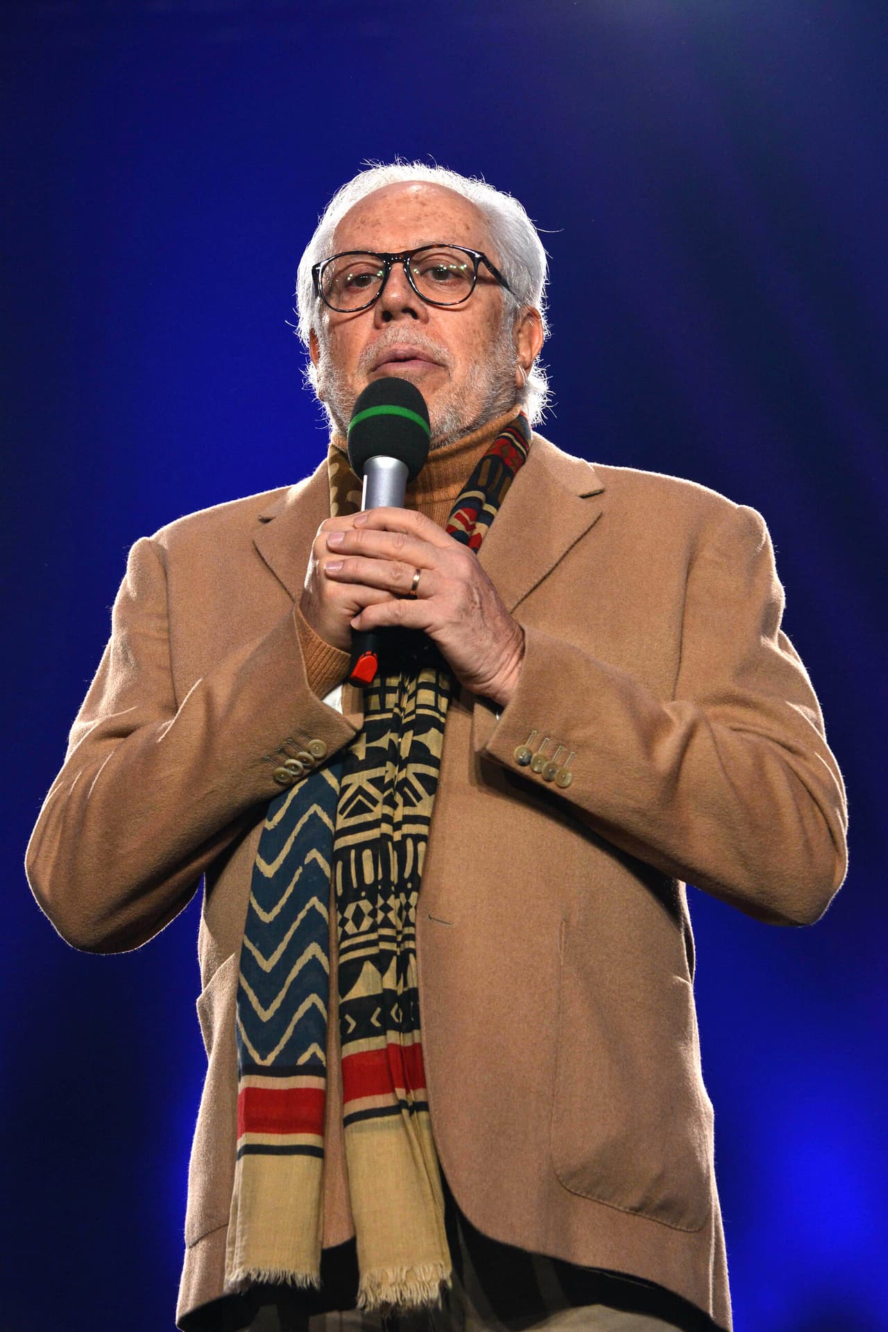 El reconocido productor mexicano considera que
<b> la carrera artística influye en el comportamiento</b> de algunos, pues no llevan una "vida normal".
<br>