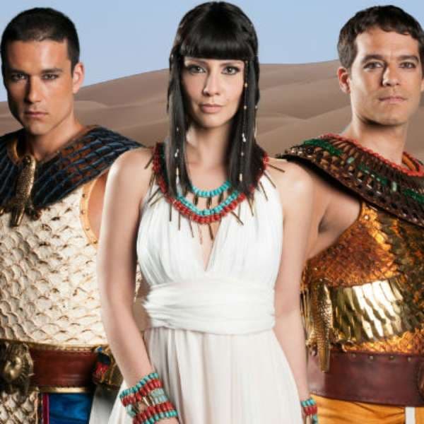 La transformación estuvo a cargo de la maquillista y YouTuber, Jomaris Concepción quien explicó el estilo de maquillaje para resaltar los ojos y quedar hecha toda una diosa de encanto.