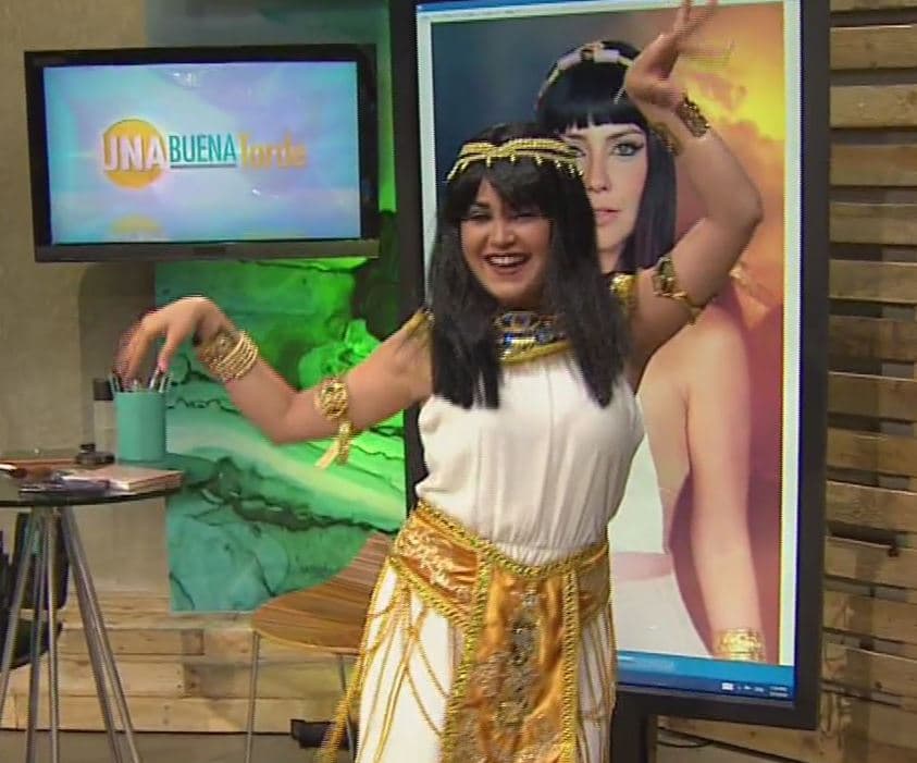 La transformación estuvo a cargo de la maquillista y YouTuber, Jomaris Concepción quien explicó el estilo de maquillaje para resaltar los ojos y quedar hecha toda una diosa de encanto.