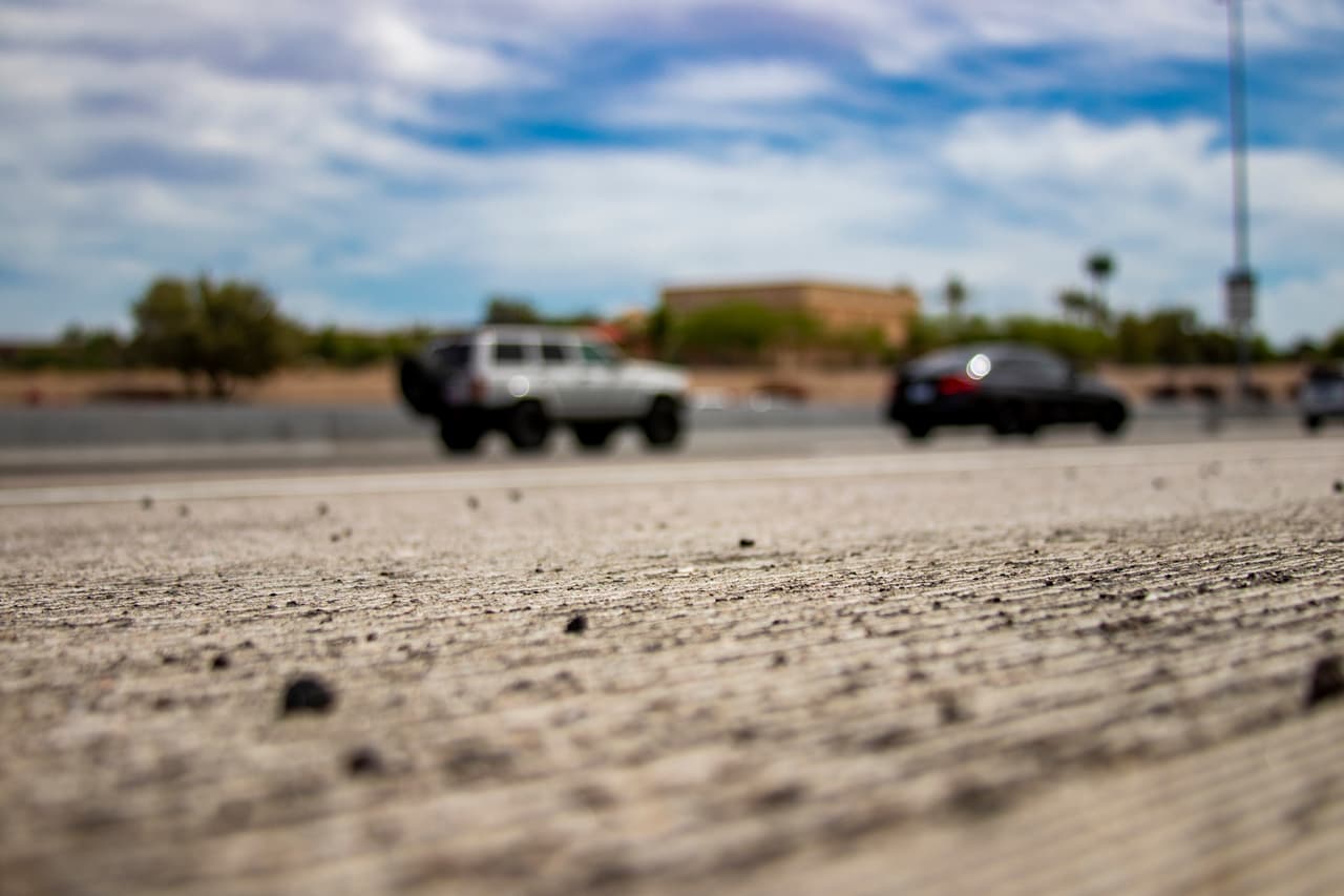 El Loop 202 en dirección sur/oeste [autopista Santan] se reducirá a uno o dos carriles durante la noche en áreas entre las carreteras de Elliot y Higley de 10 pm a 5 am del 
<b>16 al 20 de enero</b> para el mantenimiento del pavimento, según ADOT.