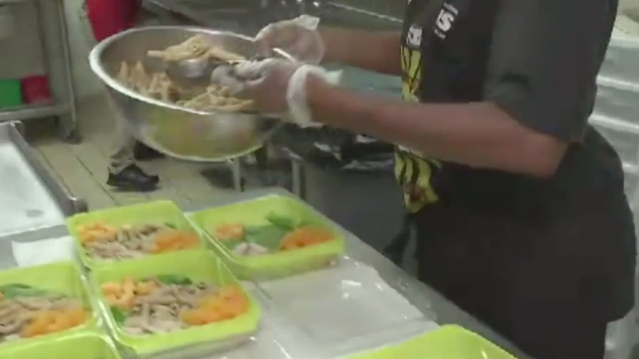 Ofrecen desayunos y almuerzos gratis durante el verano para estudiantes de Houston