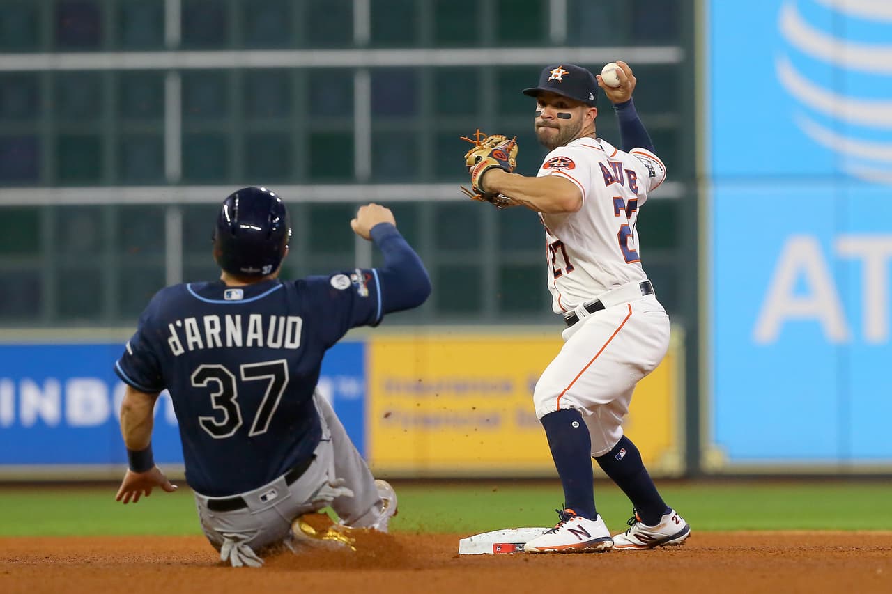 Triunfo con autoridad de los Houston Astros, 6-1 a los Rays, para avanzar a la Serie de Campeonato.