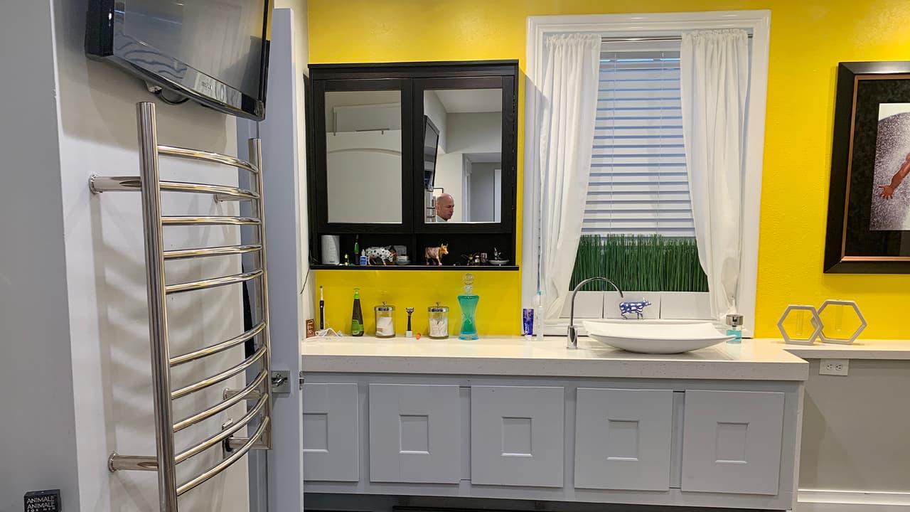 En la construcción de los baños se cuidó cada detalle. En este en particular decidieron darle un toque diferente con colores brillantes.
<br>