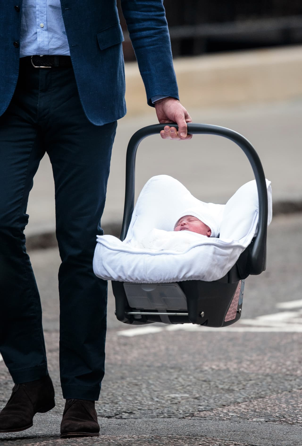 Otras de las grandes curiosidades que genera la salida del bebé del hospital son todos los artículos elegidos por la familia para cubrirlo y protegerlo. Como la silla de auto Britax, una marca que ha sido una constante en los tres nacimientos (aunque cada vez se trata de un modelo nuevo).