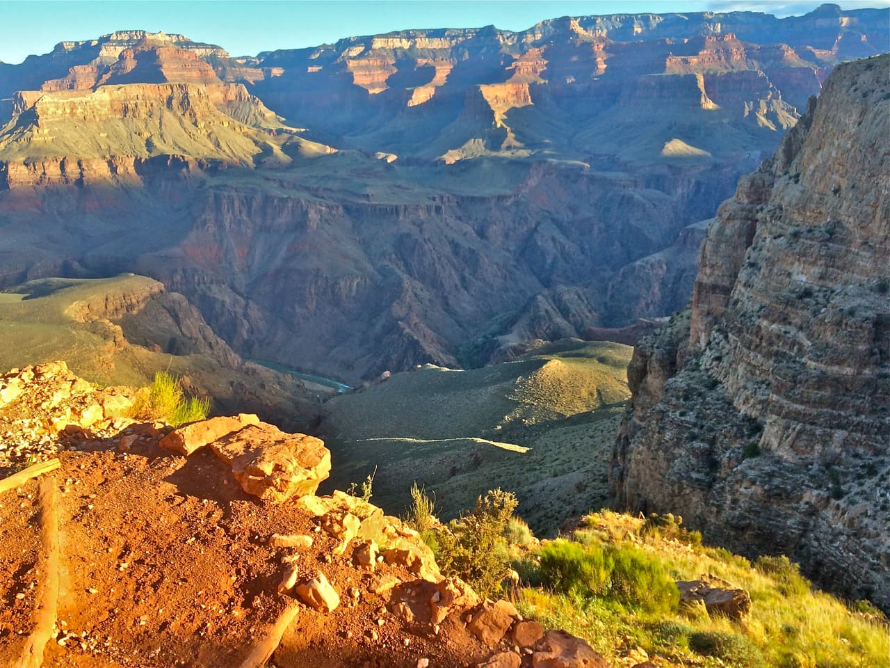 El no ir entrenado o preparado puede tener consecuencias catastróficas incluso la muerte por eso se hay señales de advertencia a los visitantes.