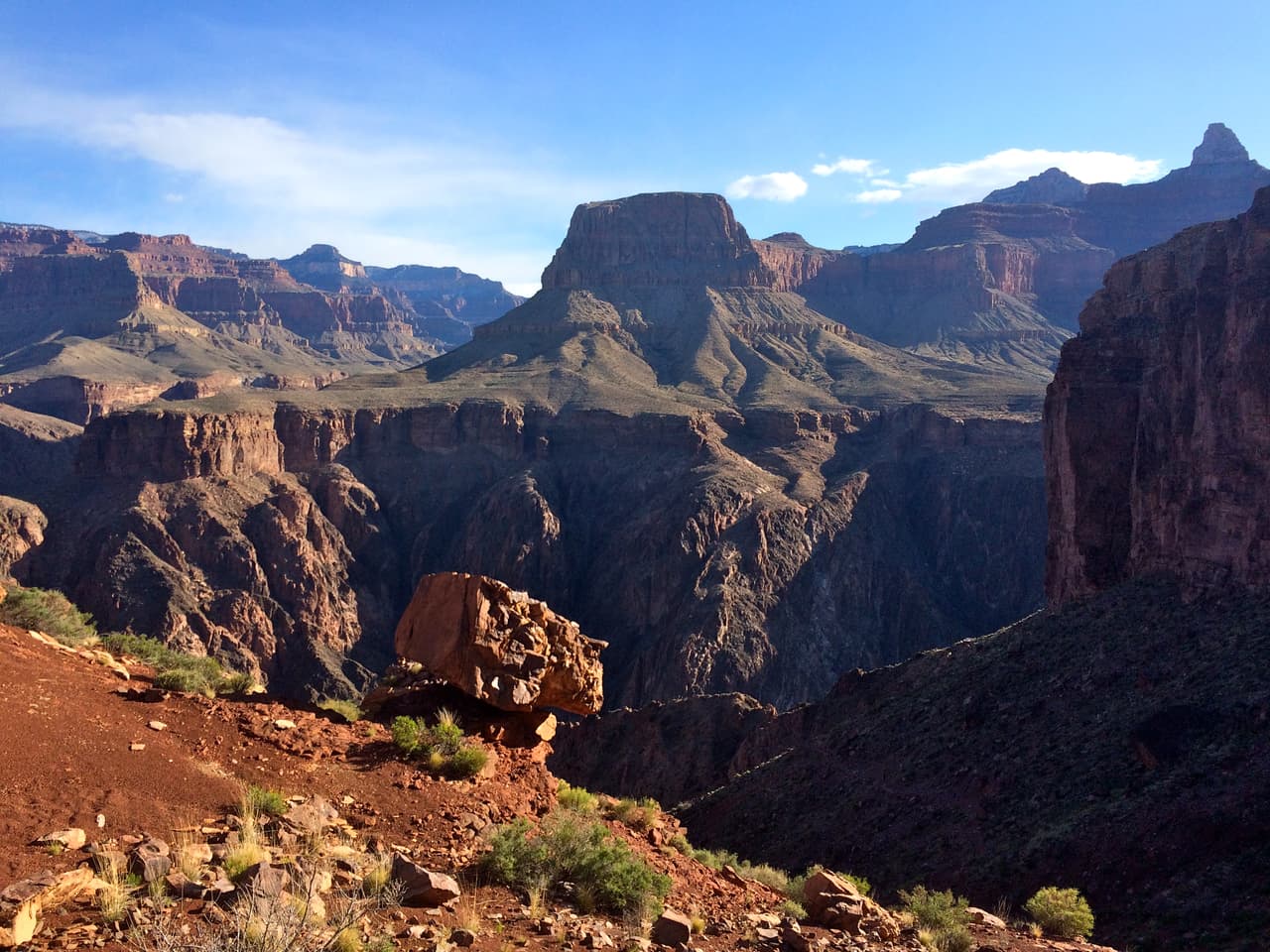 En el sendero South Kaibab trail no hay lugar para llenar tu botella de agua, así que tienes que ir preparado con suficiente líquido.