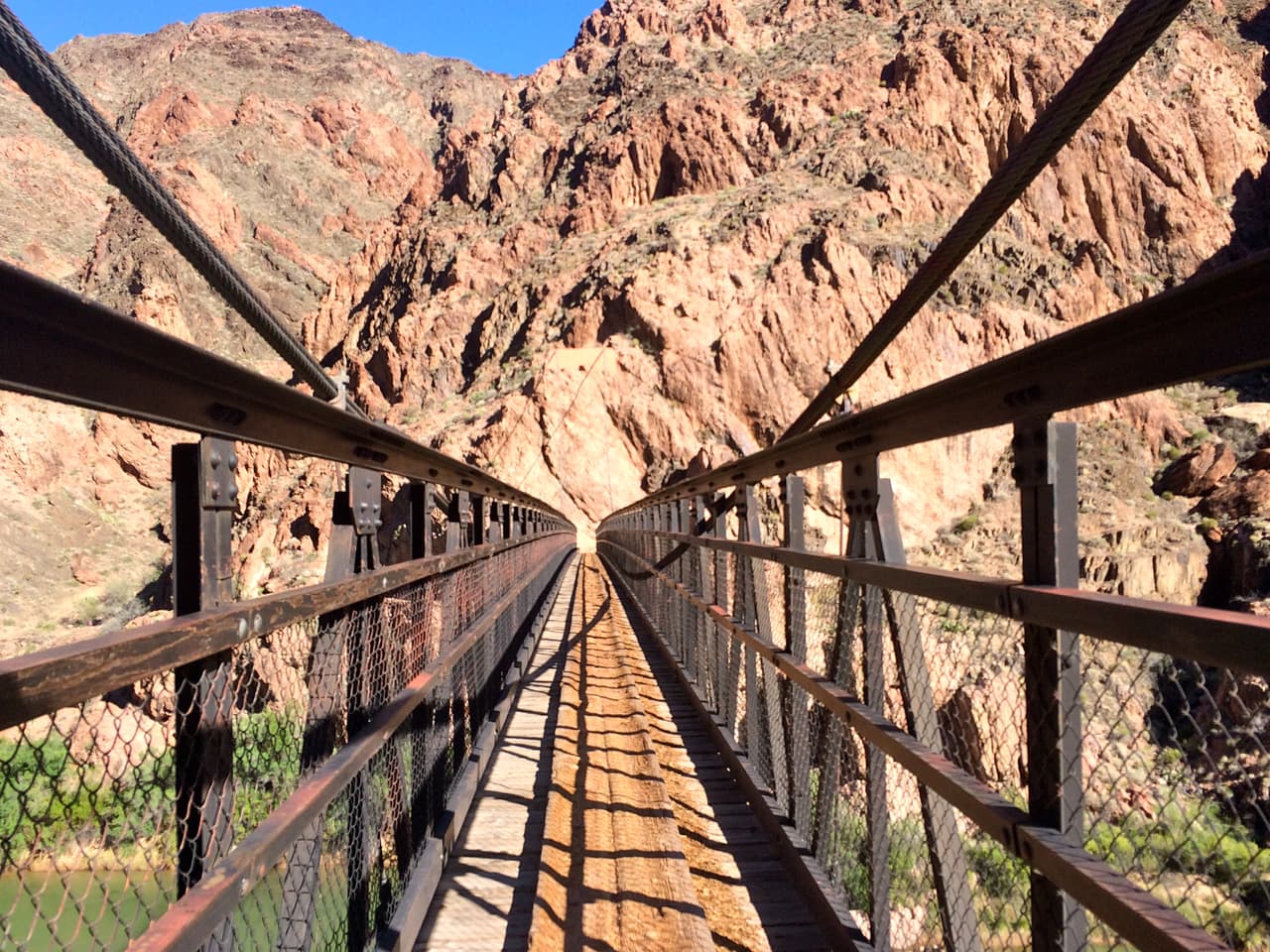 Los puentes son firmes y fáciles de pasar.