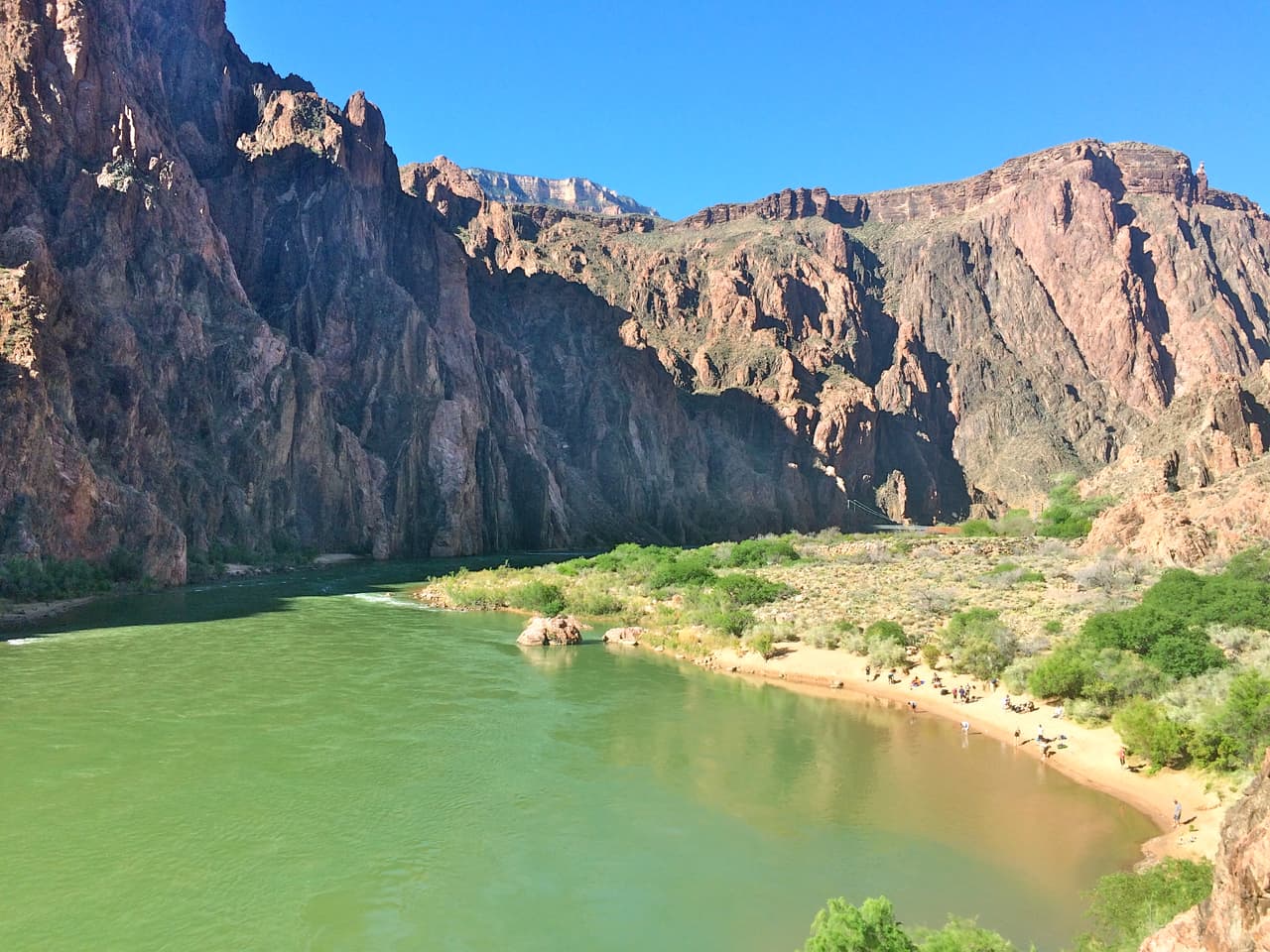 También hay una “playa” donde puedes relajarte y refrescarte.