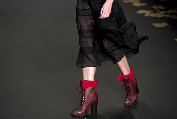 Leatrice Eiseman, directora ejecutiva de Pantone Color Institute lo definió “este tono cordial, pero con estilo es universalmente atractivo y se puede llevar fácilmente a la moda, la belleza, el diseño, el mobiliario del hogar o el interiorismo”.