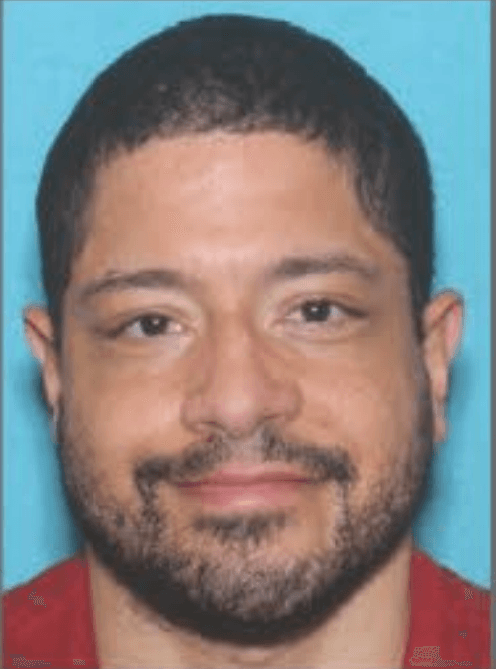 <h3 class="cms-H3-H3">Edward Robles</h3>
<br>
<br>Desempleado y con 34 años cumplidos, este hombre de Sewell, Nueva Jersey fue arrestado el pasado 3 de mayo al ser sospechoso de 
<b>poseer material de abuso sexual infantil. </b>
<br>
<br>